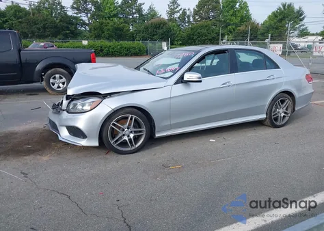 2014 Mercedes-Benz E 350 z USA, uszkodzony, nr VIN WDDHF5KB3EB047280